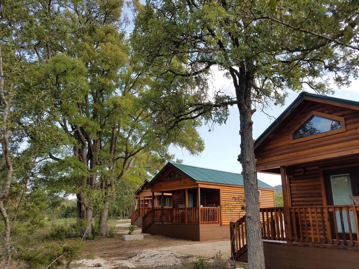 Al'S Hideaway Cabin And Rv Space, Llc Hotel Pipe Creek Exterior photo